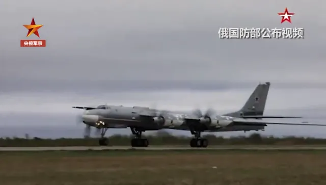 中俄两军在日本海等上空战略巡航